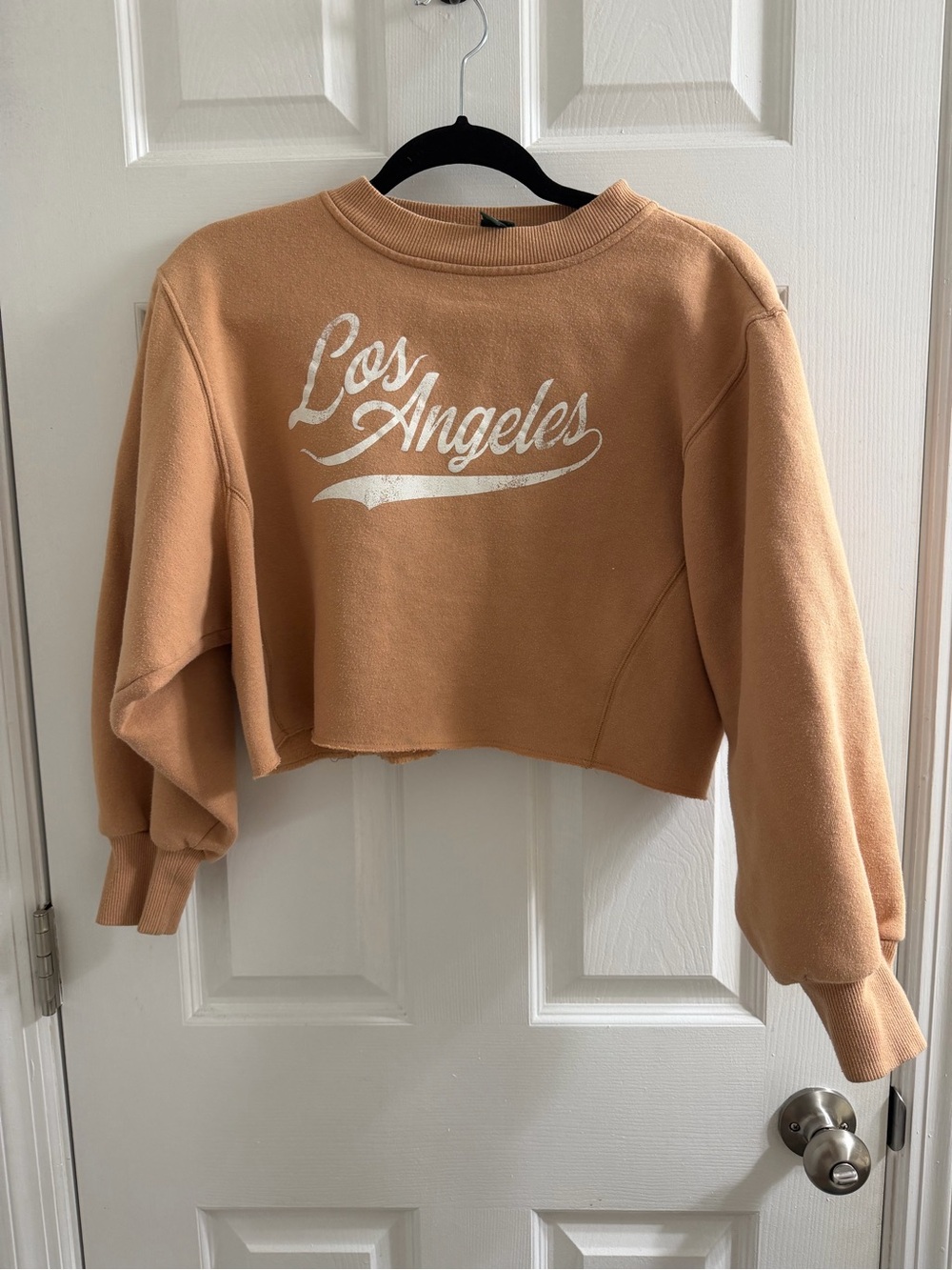 wild fable Cropped Los Angeles Sweatshirt in Tan Small California
